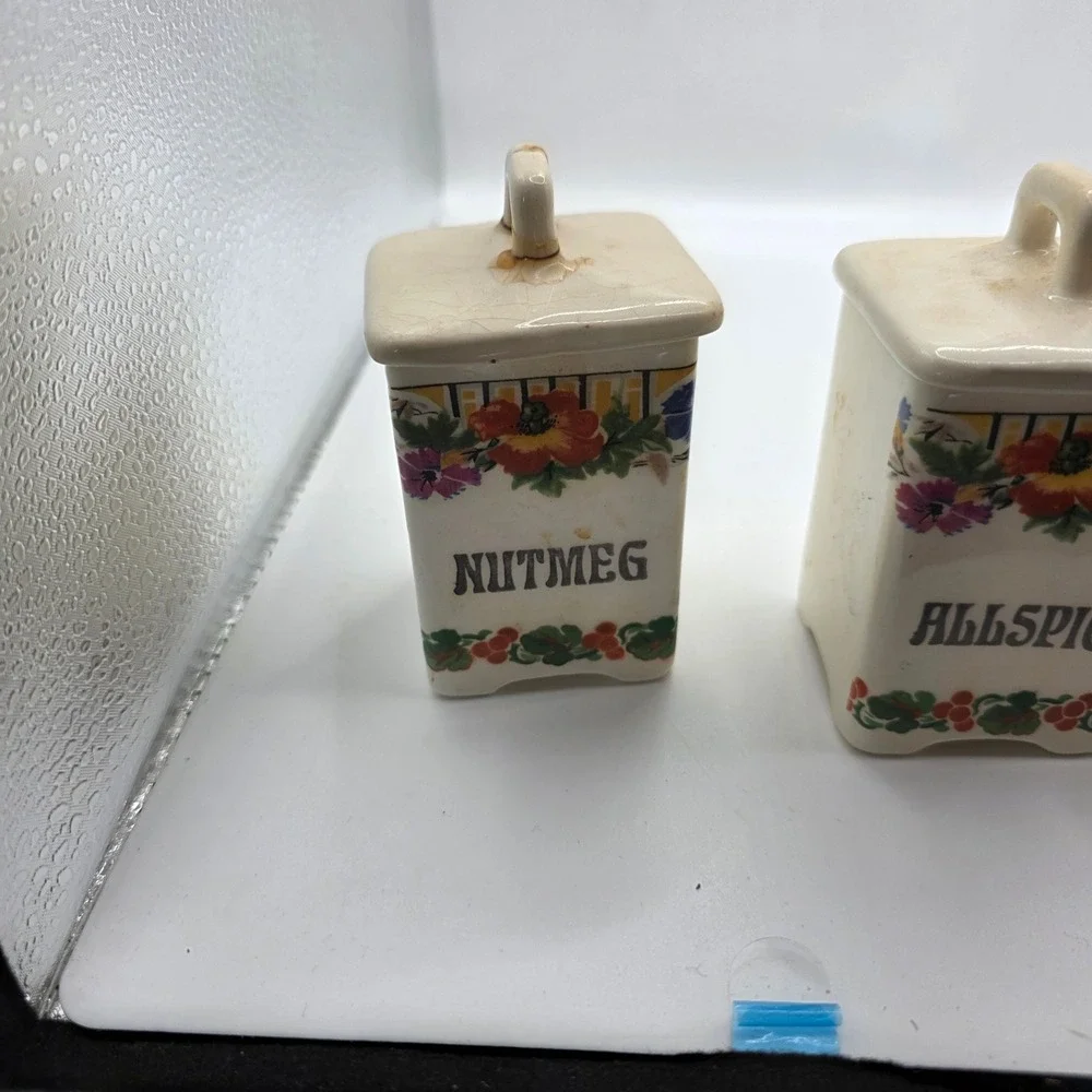 Vintage Ceramic Spice Jar Set Nutmeg Allspice Pepper & Bird Syrup Pitcher 4pc